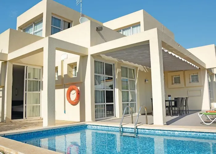 Nice Home In Can Picafort With Kitchen